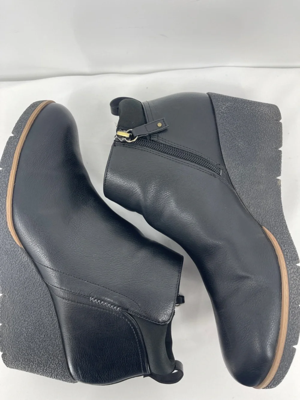 DrScholls BERKLIE Women’s Black Wedge Ankle Boots - Sleek Side-Zip Design  10M